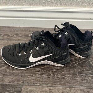 Women's Nike Metcon Tennis Shoes Size 10